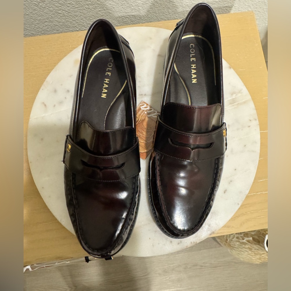 COLE HAAN - SIZE: 7 B—- Women Rich Brown Leather Loafers